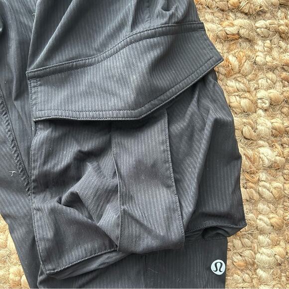 Lululemon dance studio relaxed-fit mid-rise cargo jogger in black size XL - Picture 6 of 13